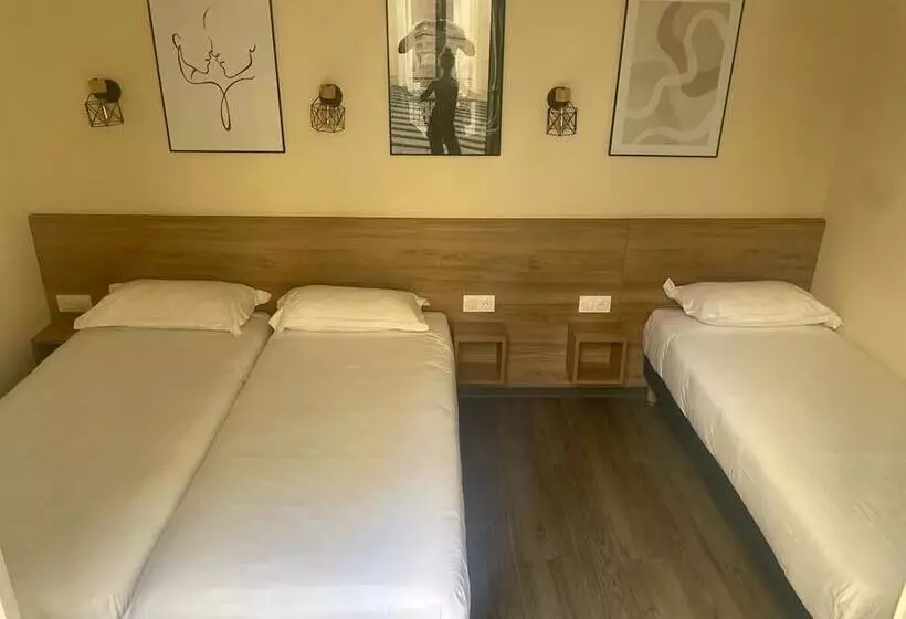 هتل Hôtel D Anjou
