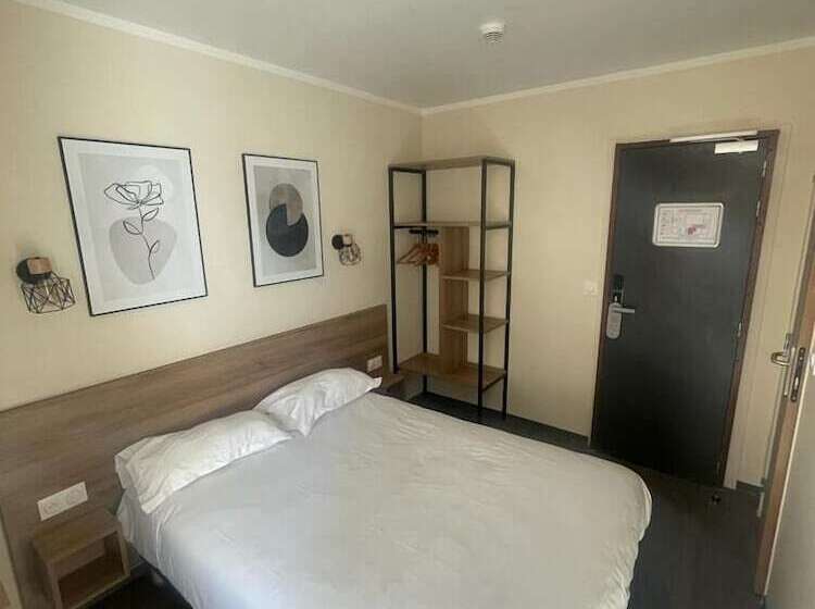 هتل Hôtel D Anjou