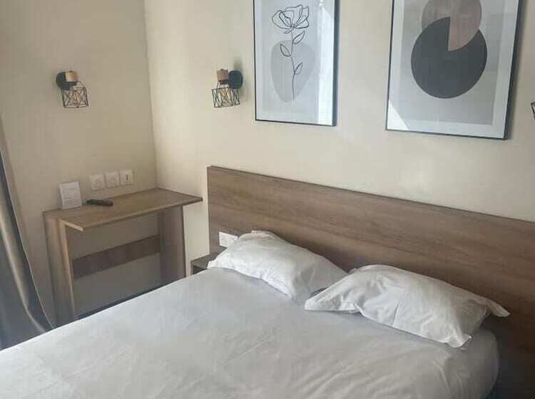 هتل Hôtel D Anjou