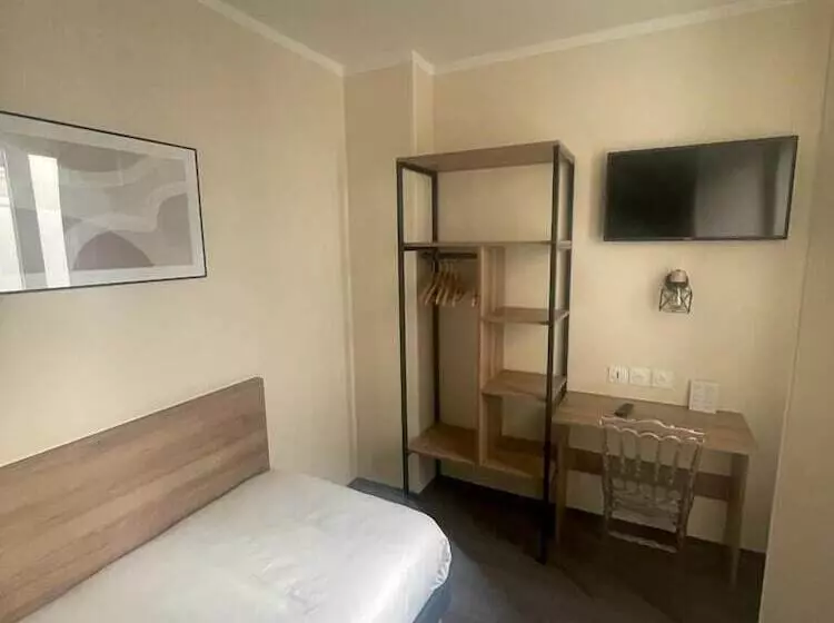 هتل Hôtel D Anjou