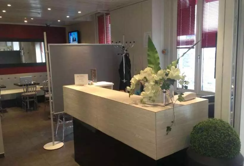 هتل Hôtel D Anjou