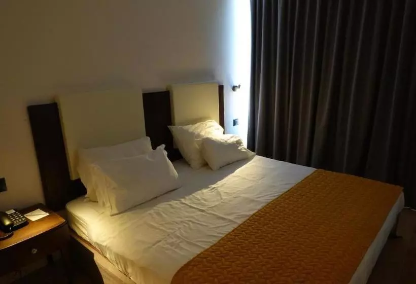 호텔 Plaza Nazareth Illit