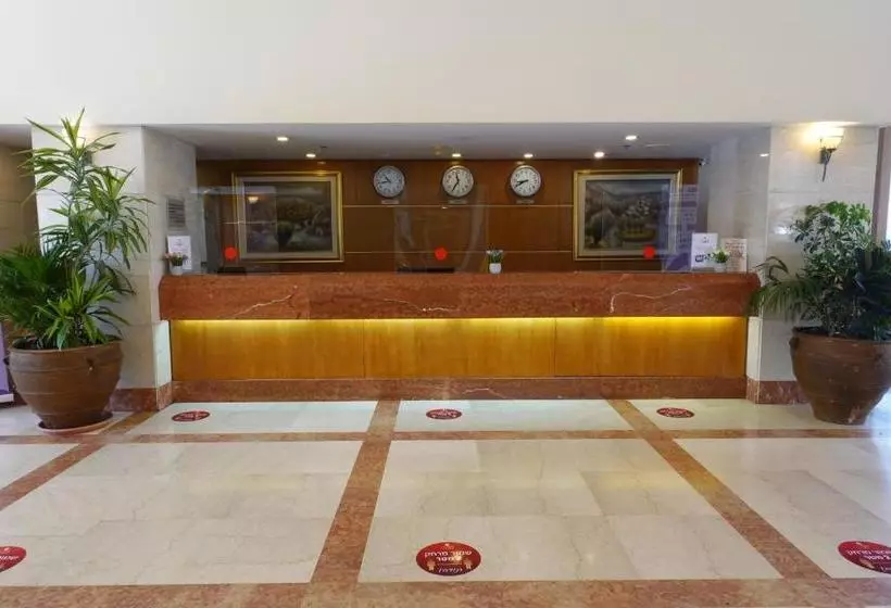 호텔 Plaza Nazareth Illit