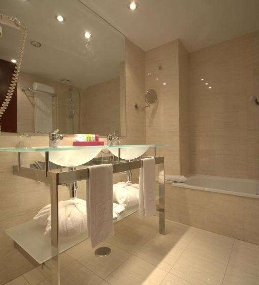 Отель Zenit Borrell