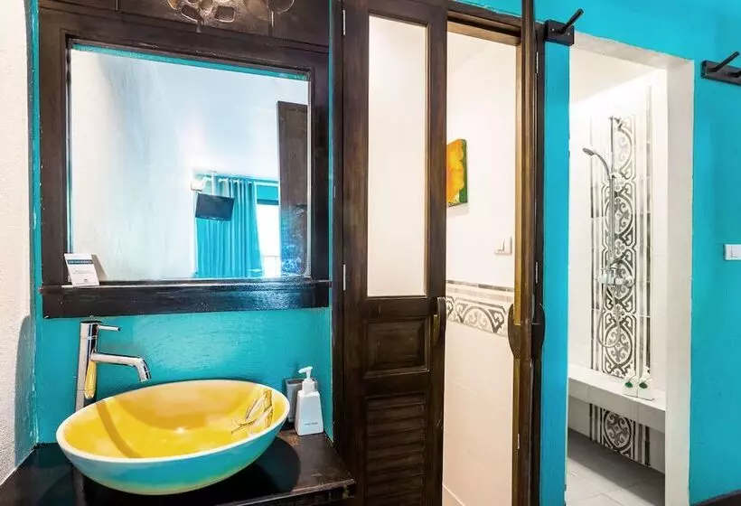 리조트 Vacation Village Phra Nang Inn   Sha Extra Plus