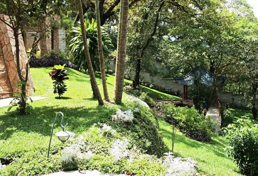 Suites Jardin Imperial