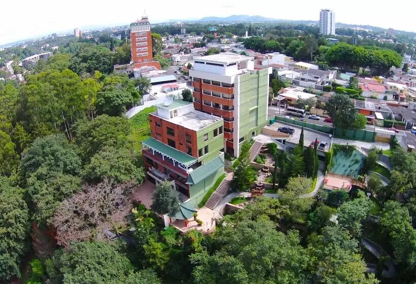 Suites Jardin Imperial