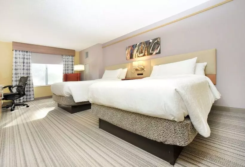 Отель Hilton Garden Inn Saratoga Springs