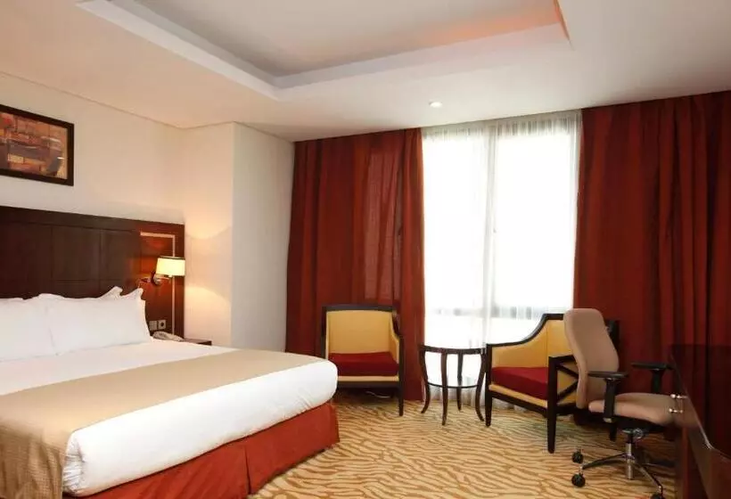 Отель Holiday Inn Olaya, An Ihg