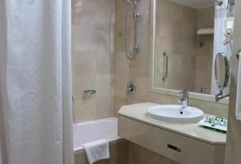 Отель Holiday Inn Olaya, An Ihg