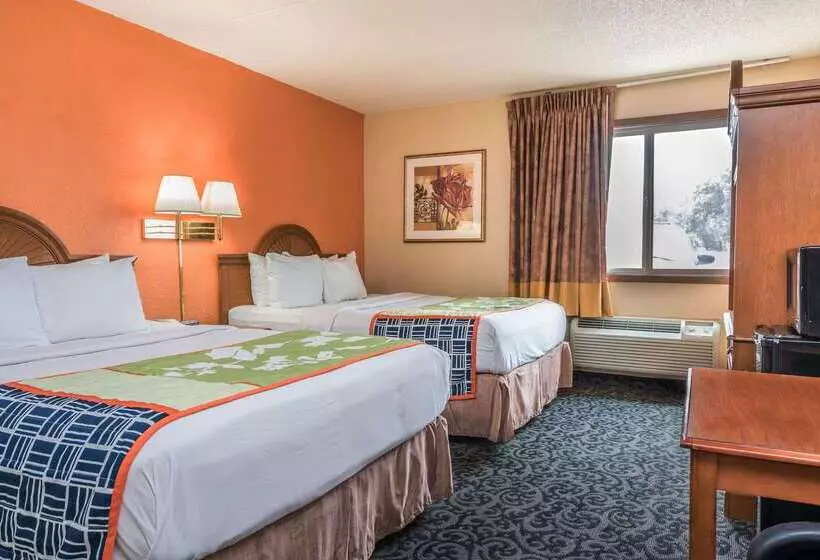 هتل Howard Johnson By Wyndham Billings