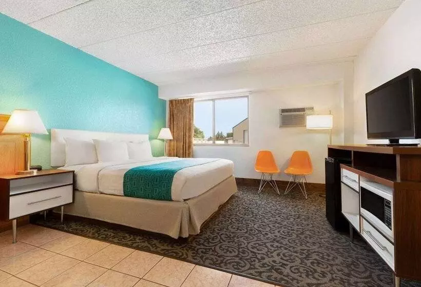 هتل Howard Johnson By Wyndham Billings