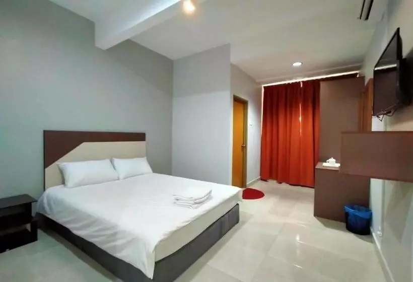 Hotelli Oyo 89934 Rose Village Inn 1