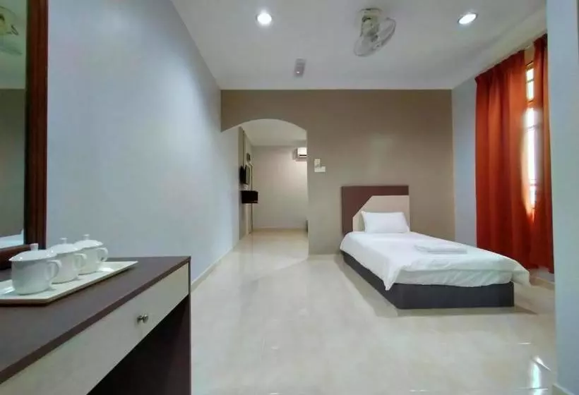 Hotelli Oyo 89934 Rose Village Inn 1