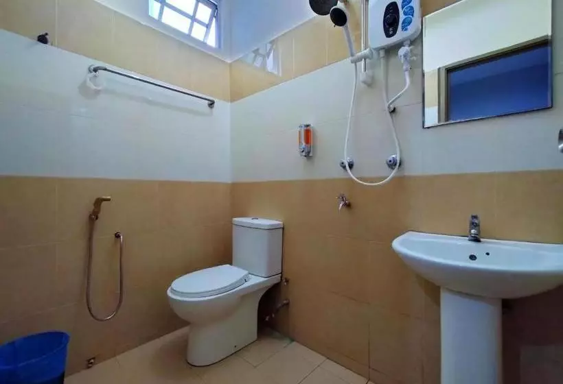 Hotelli Oyo 89934 Rose Village Inn 1