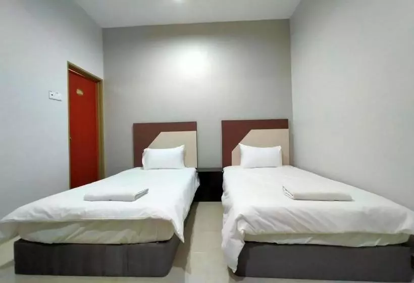 Hotelli Oyo 89934 Rose Village Inn 1