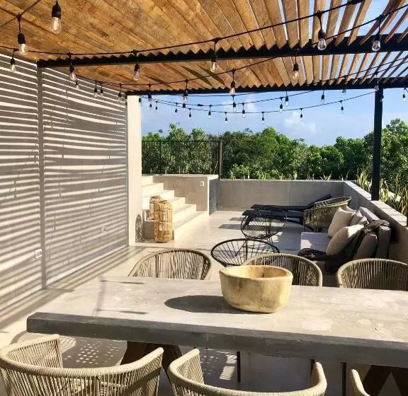 Arba Tulum Aldea Zama