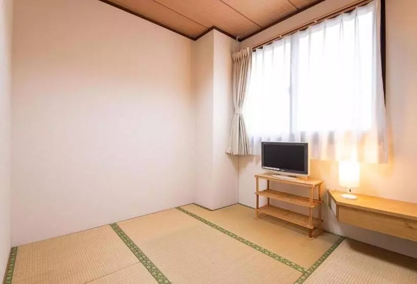 Hotelli Crane Tachibana