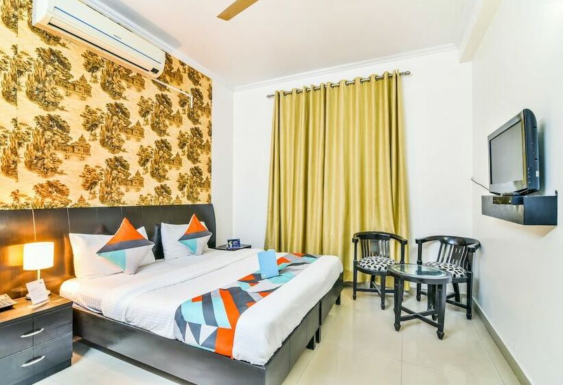 Fabhotel The Huespedes