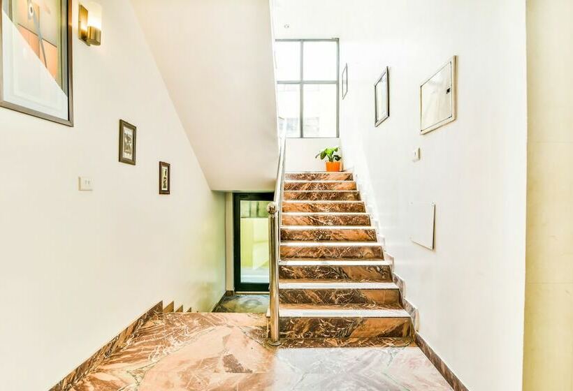 Fabhotel The Huespedes