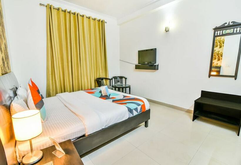 Fabhotel The Huespedes