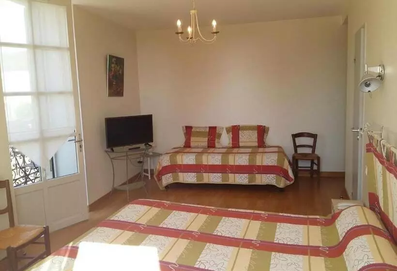 Hotelli Le Relais De La Tour