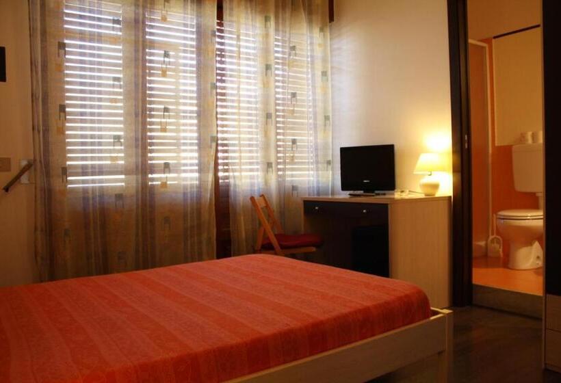 Pension (Hôtel basse catégorie) B&b 5 Sensi