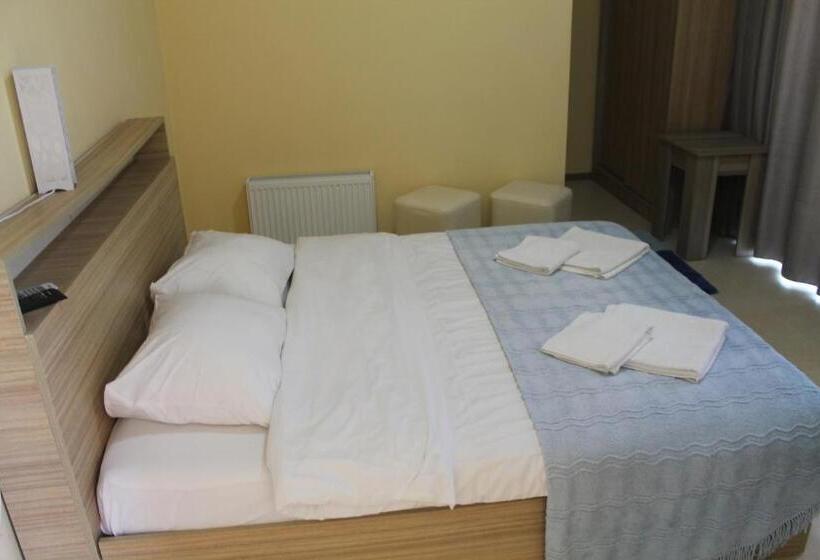 پانسیون Okro Life