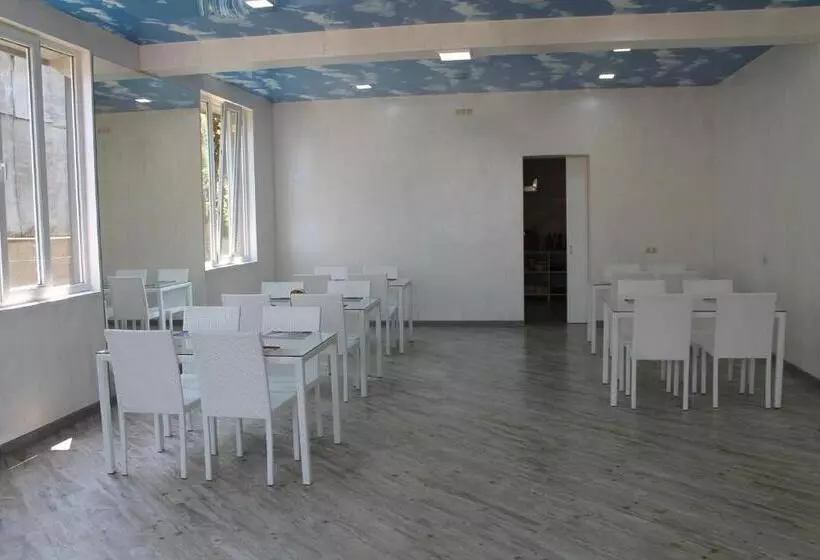 پانسیون Okro Life