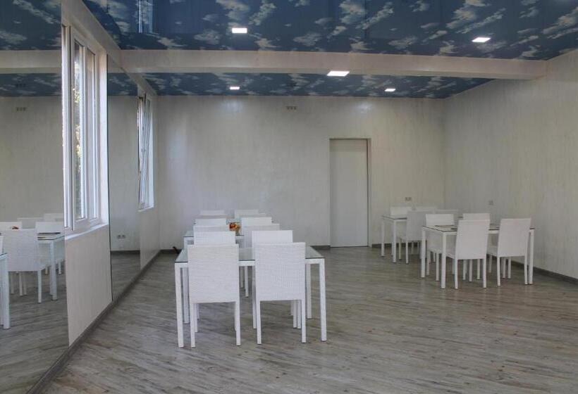 پانسیون Okro Life