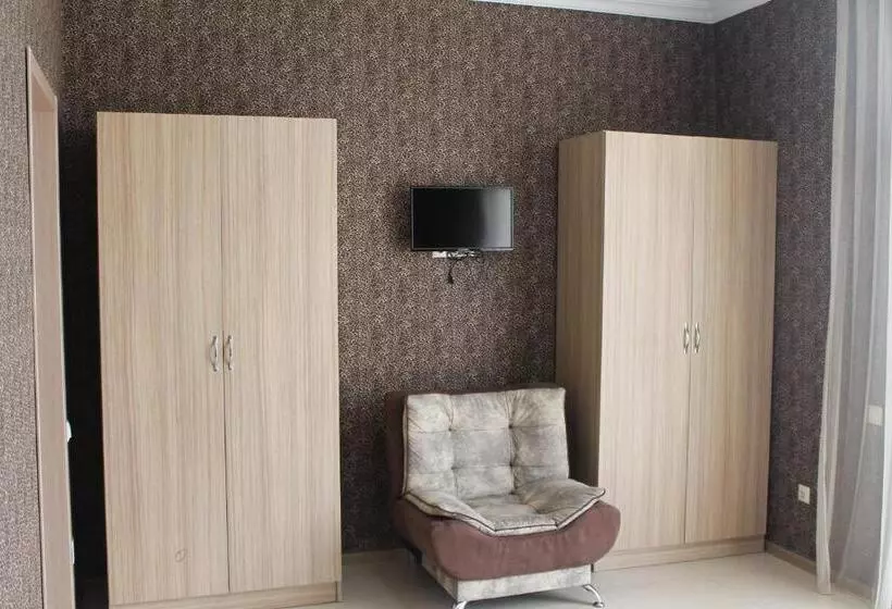 پانسیون Okro Life