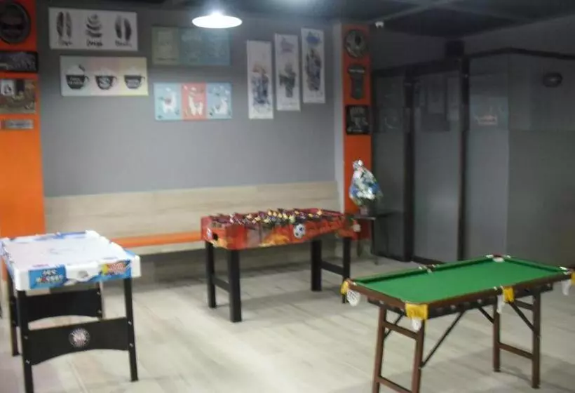 Sturgis Boutique Hotel Cipanas