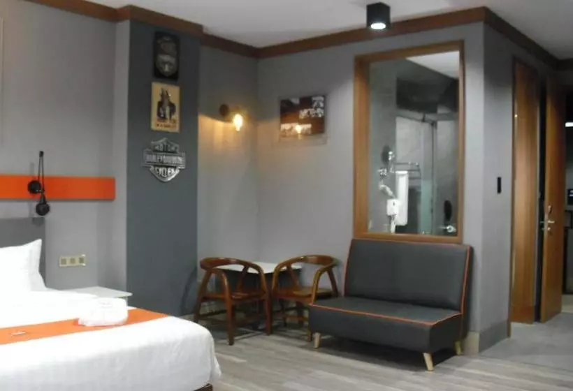 Sturgis Boutique Hotel Cipanas