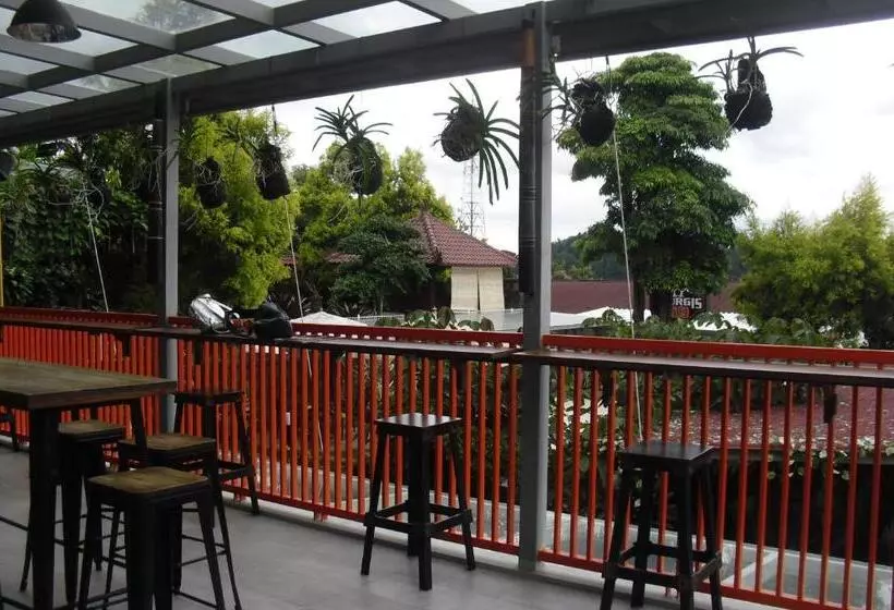 Sturgis Boutique Hotel Cipanas