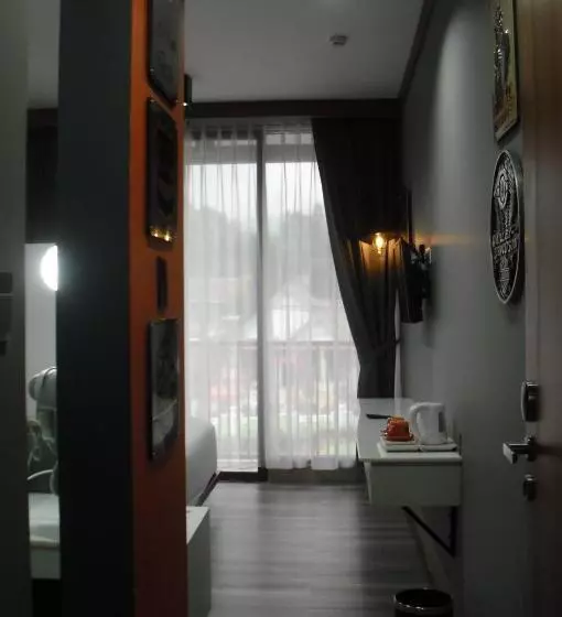 Sturgis Boutique Hotel Cipanas