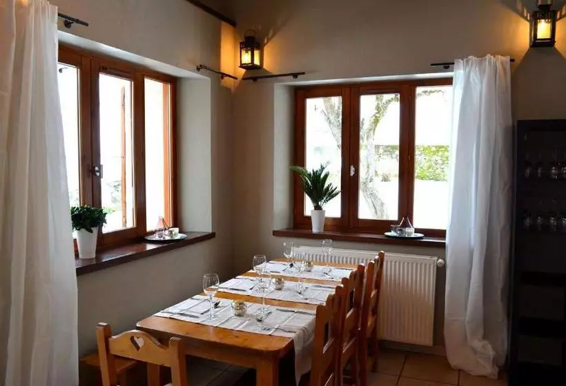 هتل Auberge La Cure