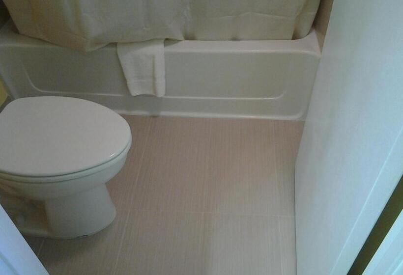 فندق على الطريق Elkton Lodge