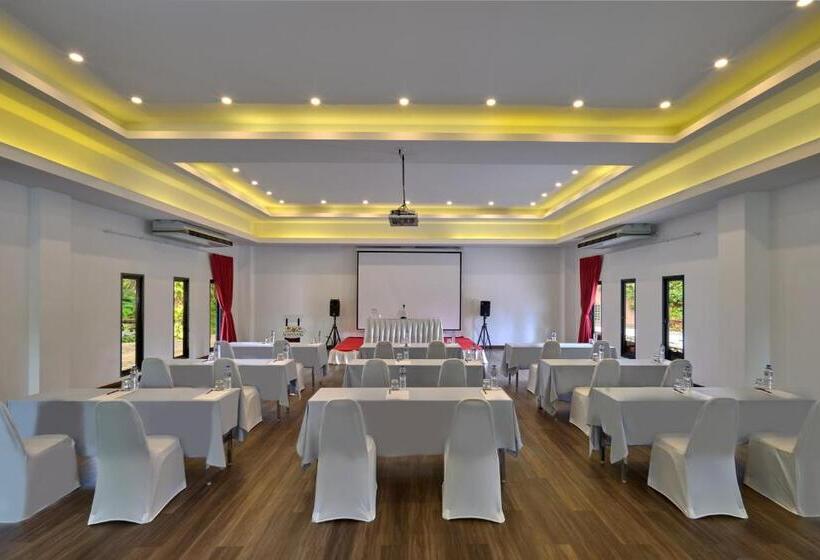 Nai Yang Beach Resort And Spa