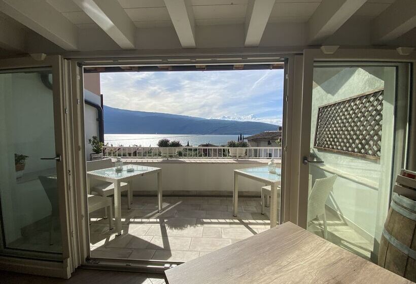 تختخواب و صبحانه Vista Lago