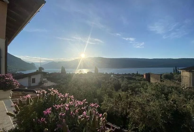 Aamiaismajoitus (B&B) Vista Lago