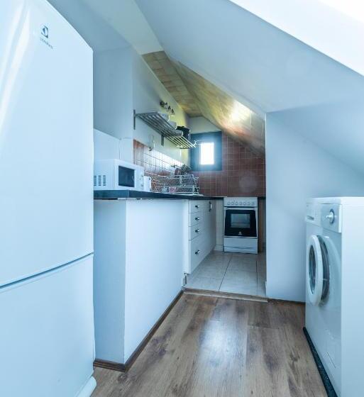 Hostelli Corona Villa