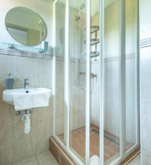 Hostelli Corona Villa