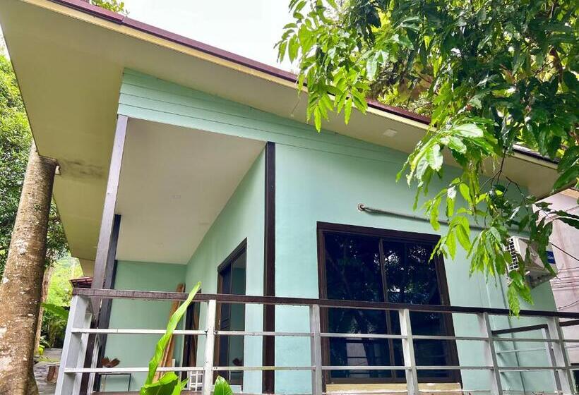 בית מלון כפרי Sleep Inn   Lonely Beach