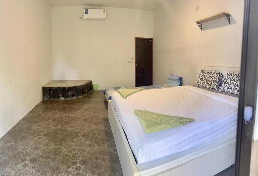 בית מלון כפרי Sleep Inn   Lonely Beach