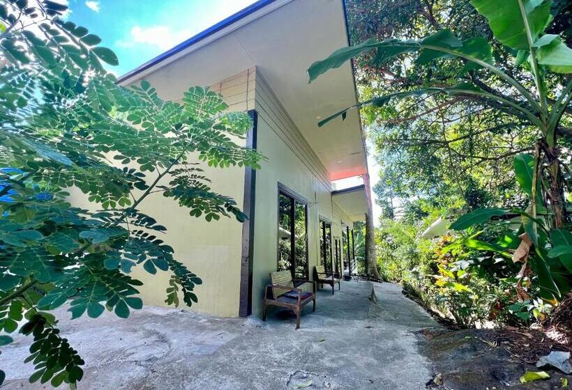 בית מלון כפרי Sleep Inn   Lonely Beach