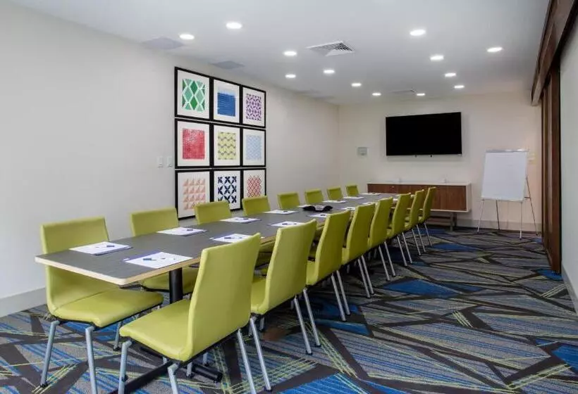 Hotelli Holiday Inn Express & Suites   Deland South, An Ihg