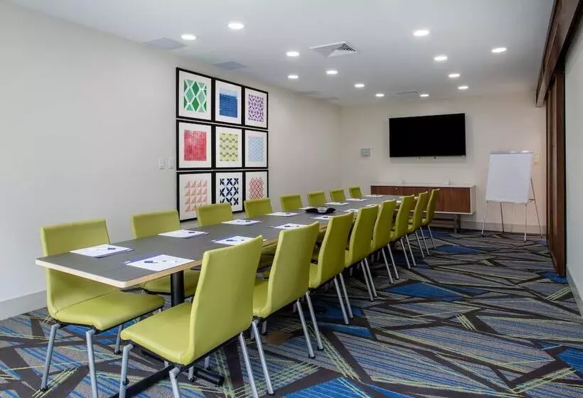 Hotelli Holiday Inn Express & Suites   Deland South, An Ihg