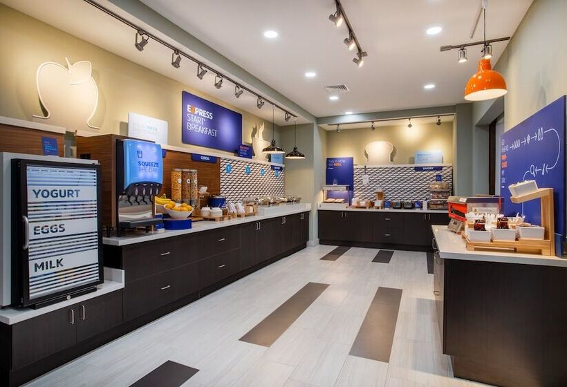 فندق Holiday Inn Express & Suites   Deland South, An Ihg