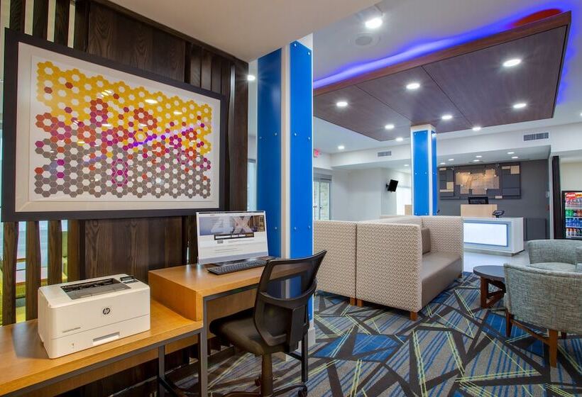 فندق Holiday Inn Express & Suites   Deland South, An Ihg