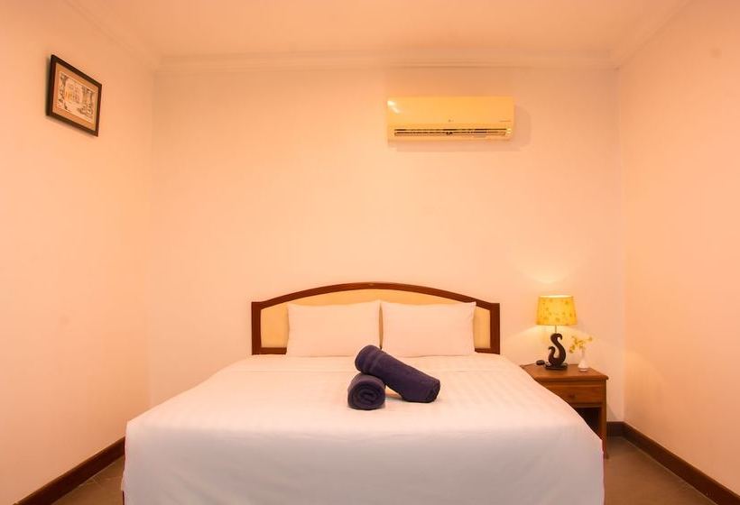 Отель Monysunita Angkor Home